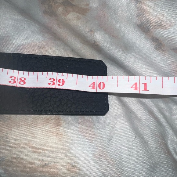 Louis Vuitton belt - Picture 4 of 5